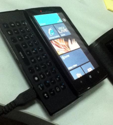 Фото коммуникатора на Windows Phone 7 от Sony Ericsson